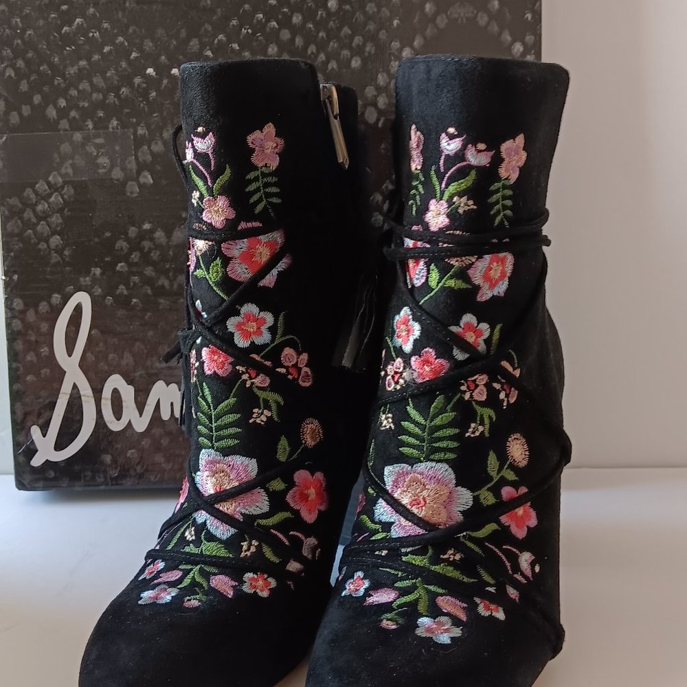 Pre-owned Sam Edelman suede floral booties